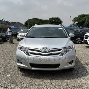 Toyota Venza AWD 2011 Silver