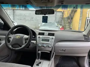 Toyota Camry LE 4dr Sedan (2.4L 4cyl 5A) 2009 Gray