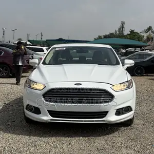 Ford Fusion SE 4dr Sedan AWD w/EcoBoost (2.0L 4cyl Turbo 6M) 2015 White