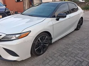 Toyota Camry 2019 White