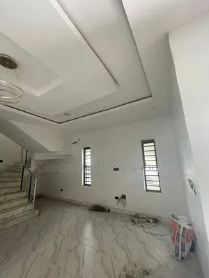 4bdrm Duplex in Ikota for sale