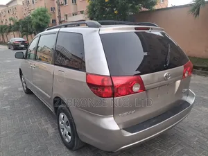 Toyota Sienna LE 4WD 2007 Silver