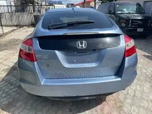 Honda Crosstour 2010 Blue