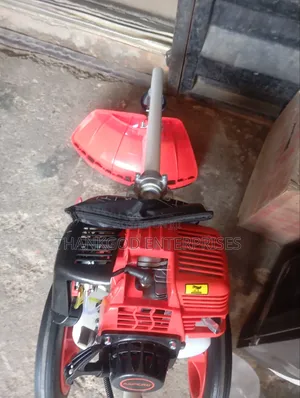 Brush Cutter With Petrol Engine