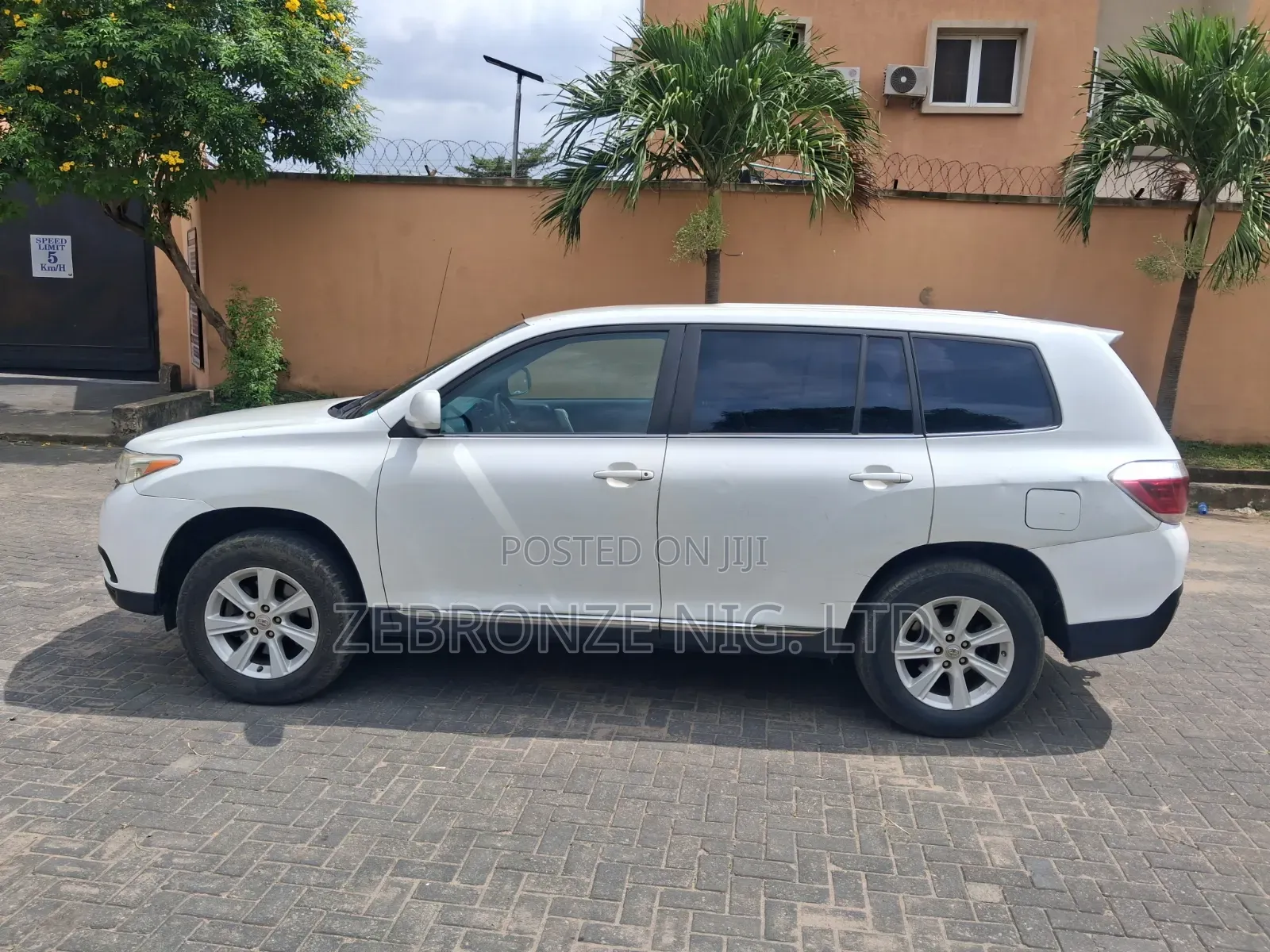 Toyota Highlander Limited 2012 White