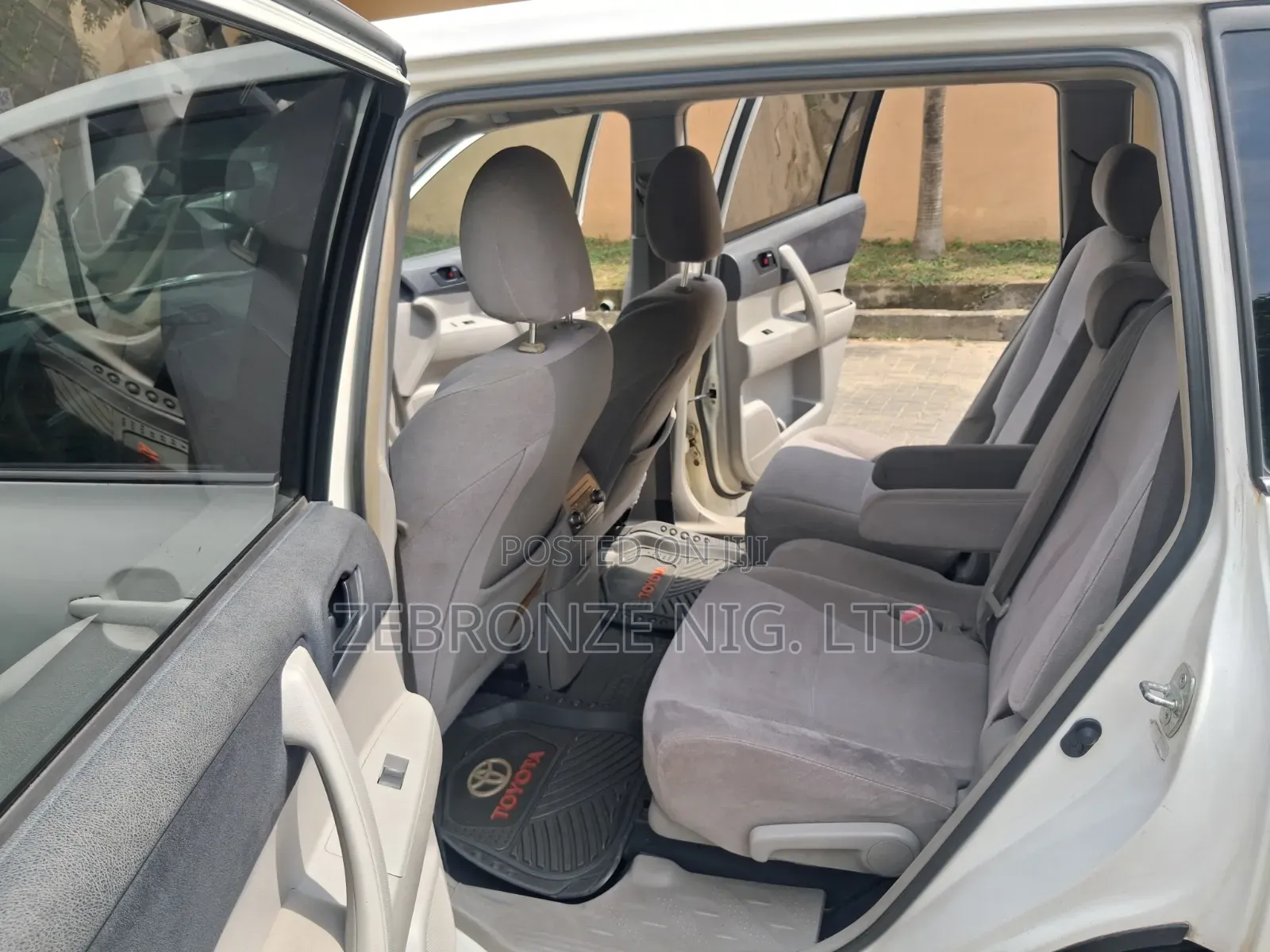 Toyota Highlander Limited 2012 White