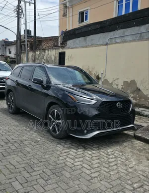 Toyota Highlander XSE 2022 Black