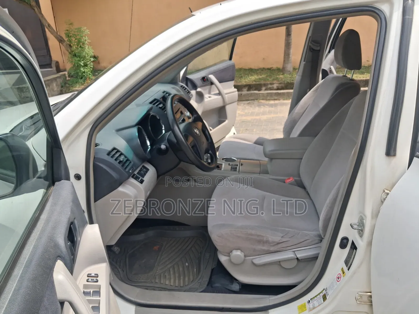 Toyota Highlander Limited 2012 White