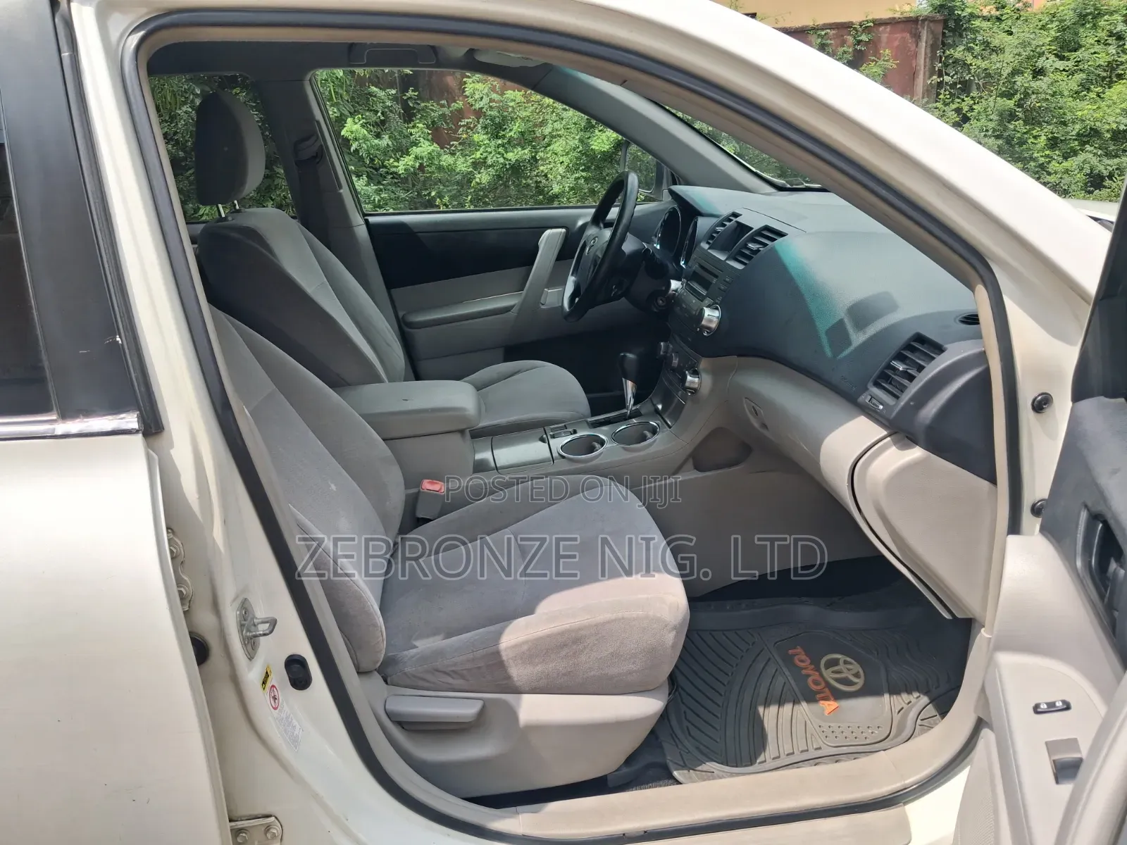 Toyota Highlander Limited 2012 White