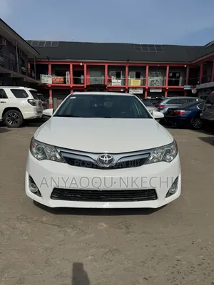 Toyota Camry XLE V6 4dr Sedan (3.5L 6cyl 6A) 2012 White