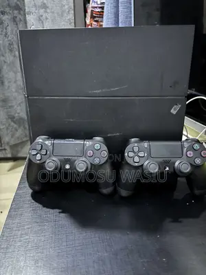 Play Station 4