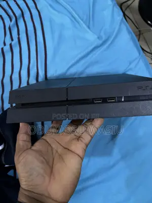 Play Station 4