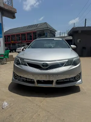 Toyota Camry LE 4dr Sedan (2.5L 4cyl 6A) 2012 Silver