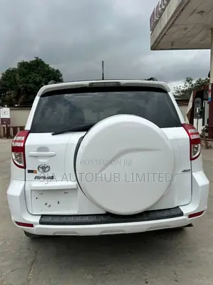 Toyota RAV4 2.5 2012 White