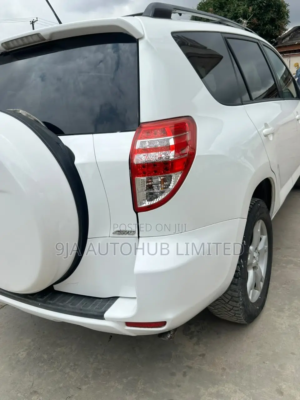 Toyota RAV4 2.5 2012 White