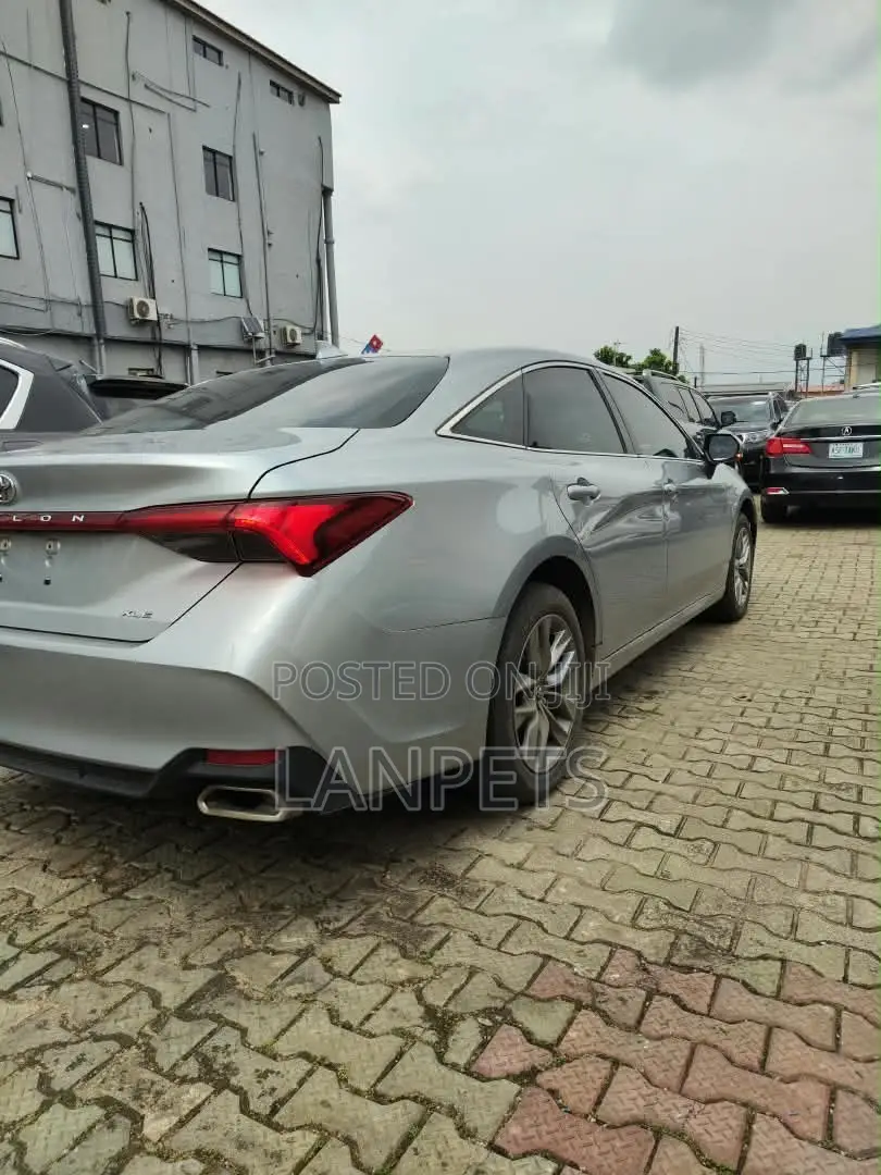 Toyota Avalon 2020