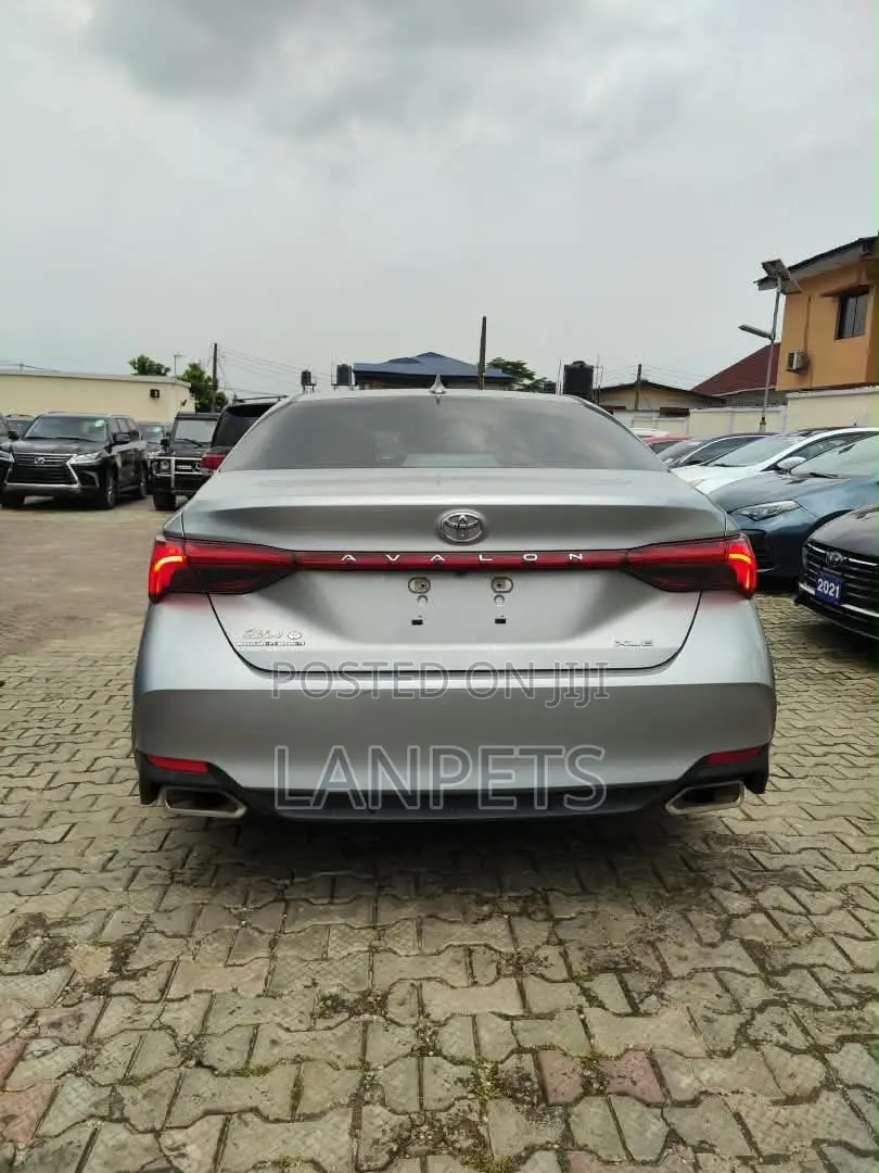 Toyota Avalon 2020