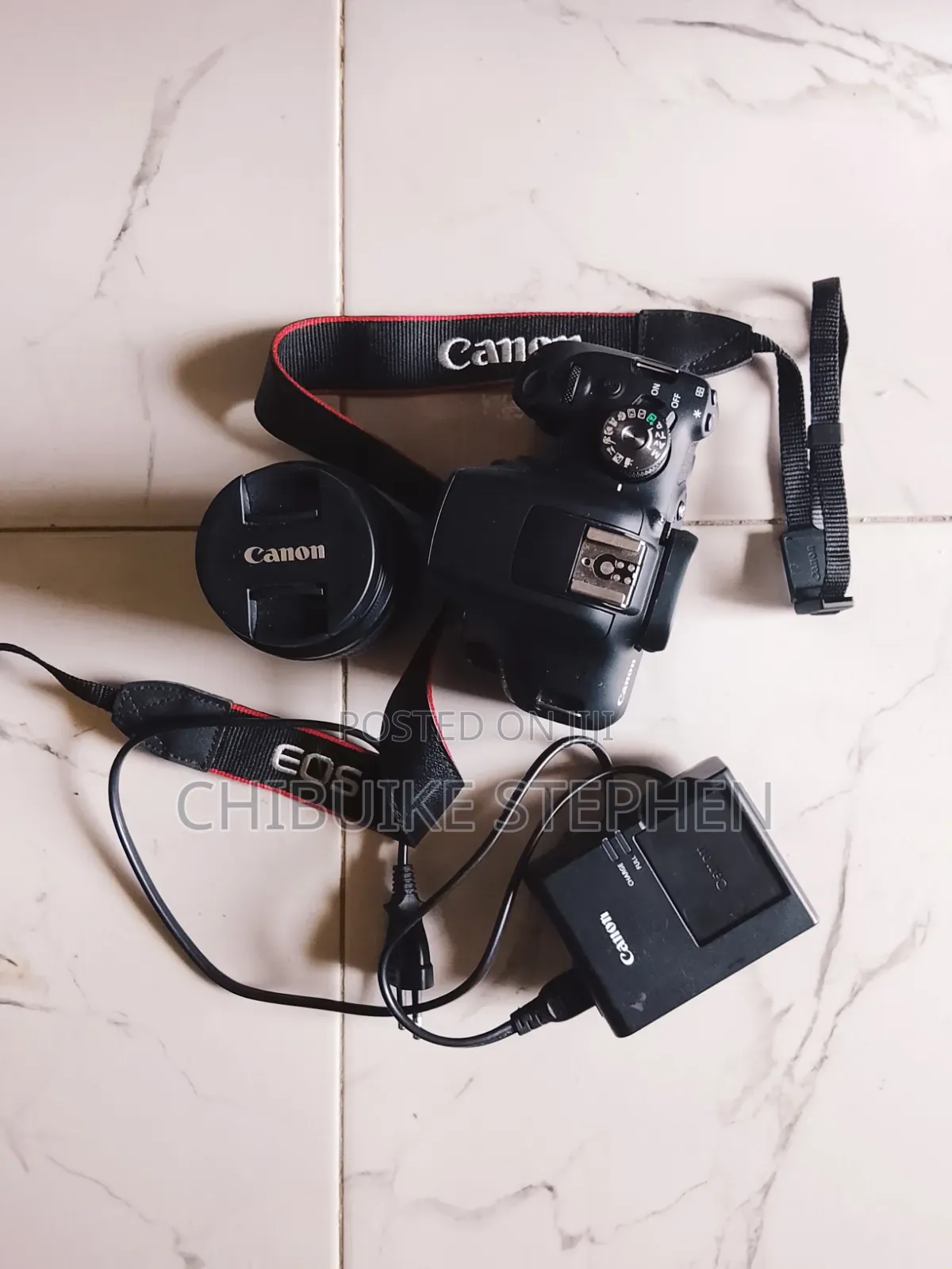 Camera Canon 2000D