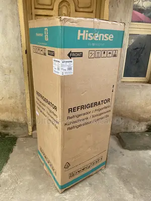 Hisense Top Freezer Fridge 204L With Built-in Water DispenserREF205DRB