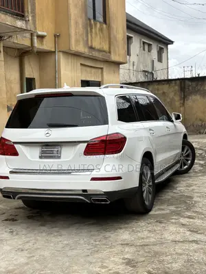 Mercedes-Benz GL-Class GL450 4MATIC 4dr SUV AWD (4.7L 8cyl Turbo 7A)