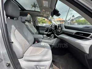 Toyota Highlander 2021 Silver