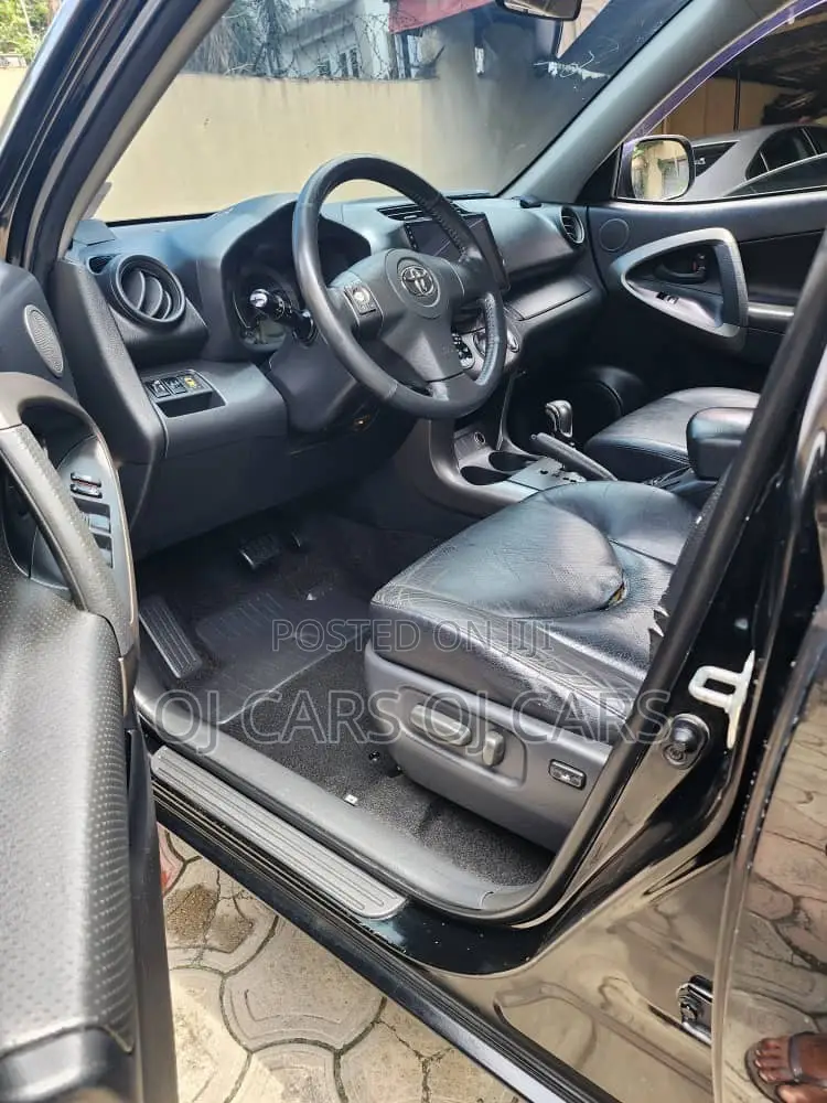 Toyota RAV4 2012 Black