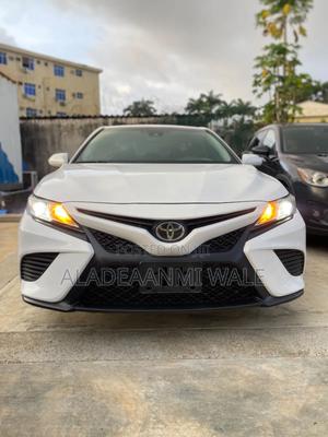Toyota Camry SE FWD 2020 White