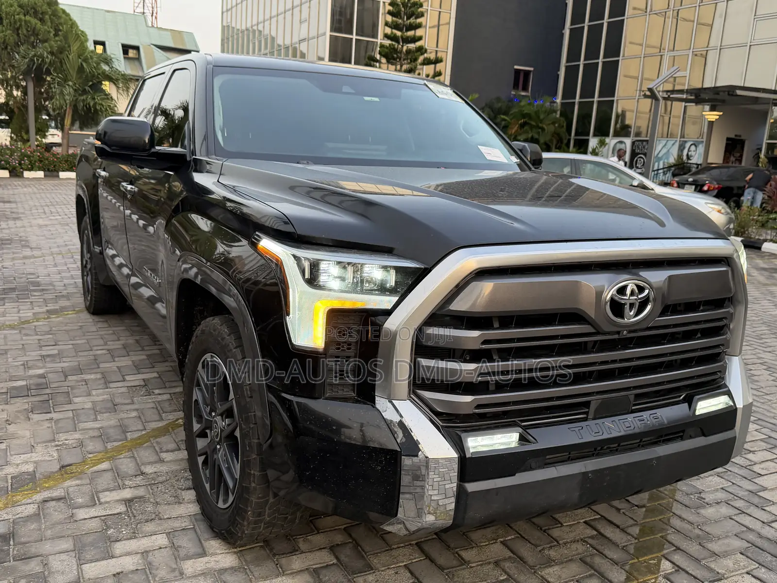 Toyota Tundra Limited 2022 Black