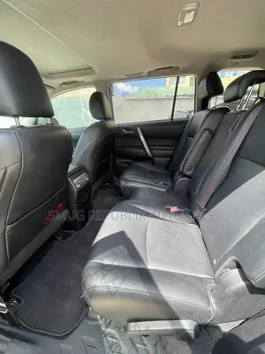 Toyota Highlander SE 2012 White