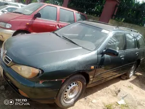 Nissan Primera 1999 Green