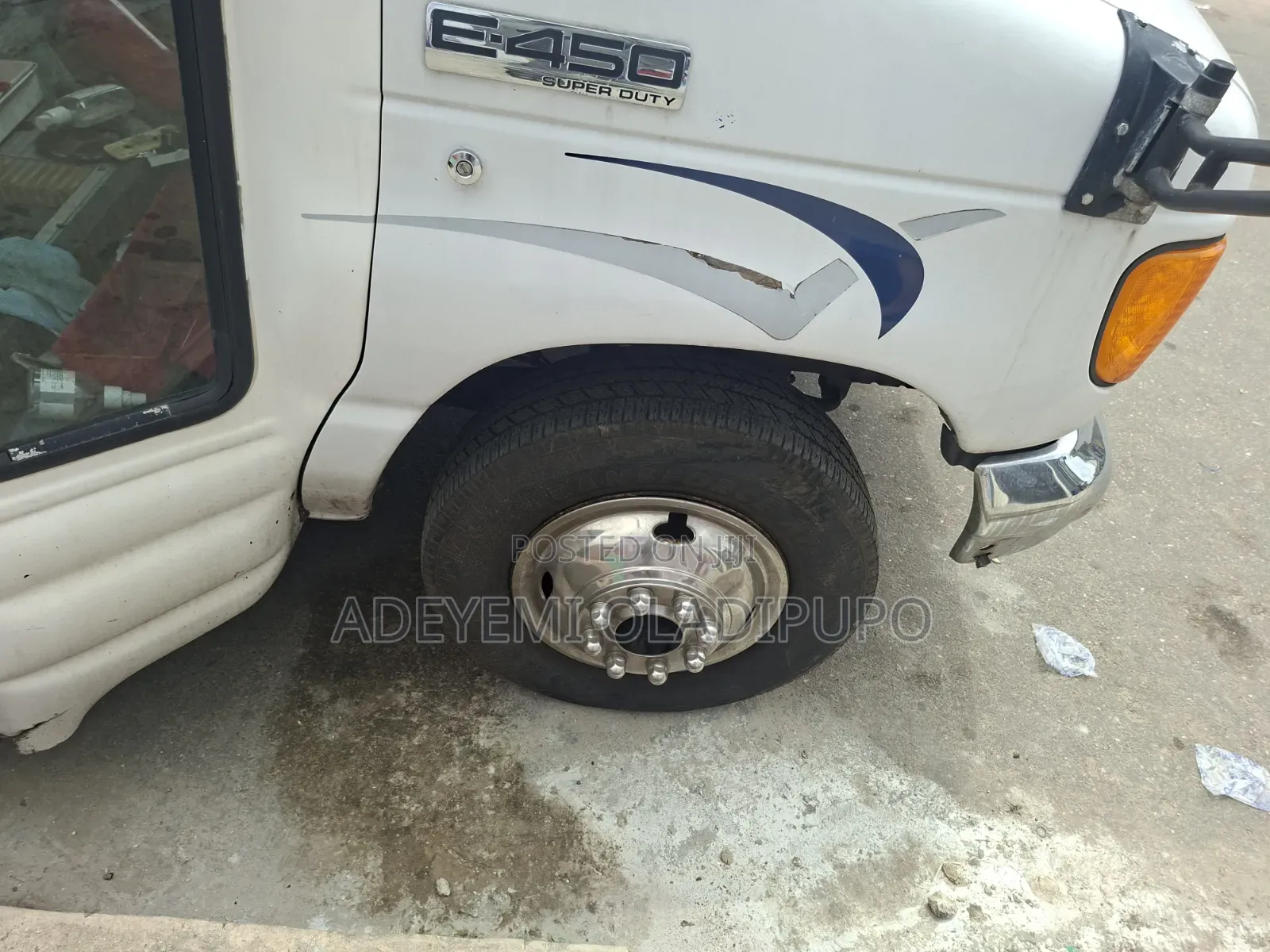 Ford E450 2010 White