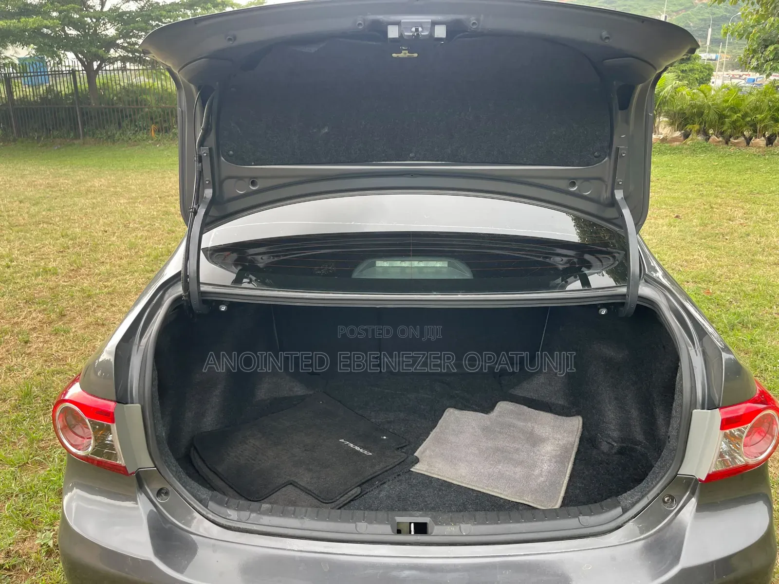 Toyota Corolla 2012 Gray