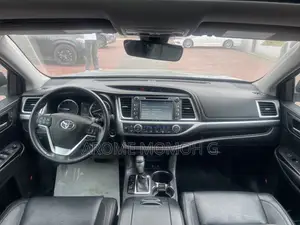 Toyota Highlander 2017 Blue