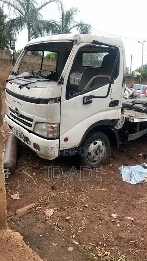 Toyota Dyna 2013 White