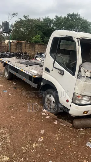 Toyota Dyna 2013 White