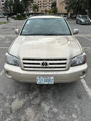 Toyota Highlander 2005 Gold