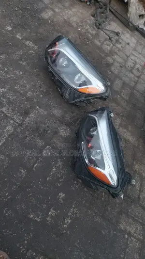 Glc300 2017 Double Charger Headlight