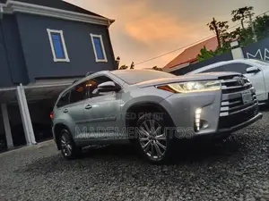 Toyota Highlander Limited 4dr SUV AWD (3.5L 6cyl 6A) 2015 Silver