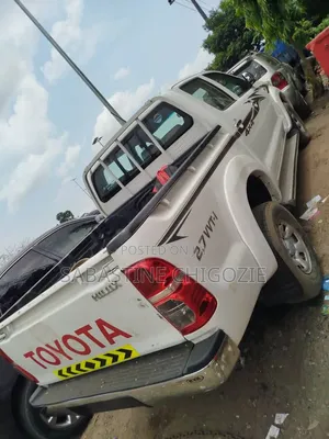 Toyota Hilux SR5 4x4 2015 White