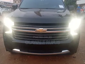 Chevrolet Suburban 2022 Black