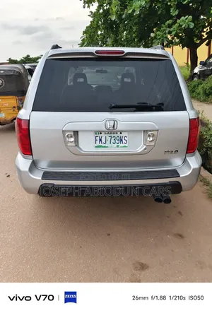Honda Pilot 2005 Silver