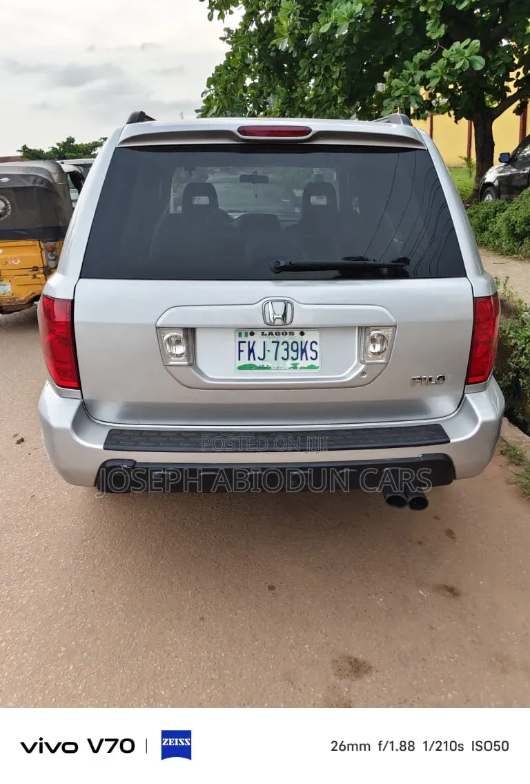 Honda Pilot 2005 Silver