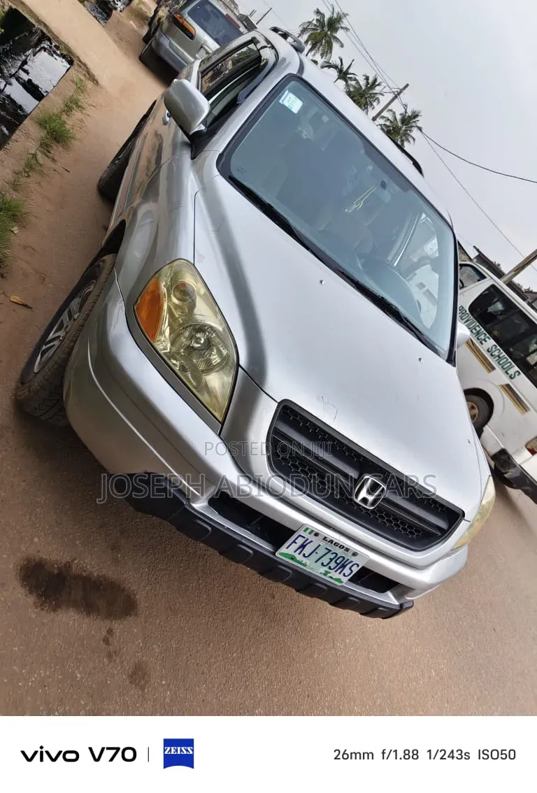 Honda Pilot 2005 Silver