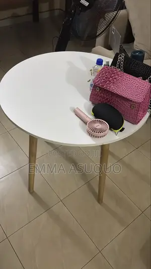 Taeillo Amakisi Table and Eames Chairs (2)