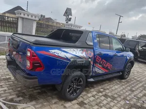 Toyota Hilux 2021 Blue