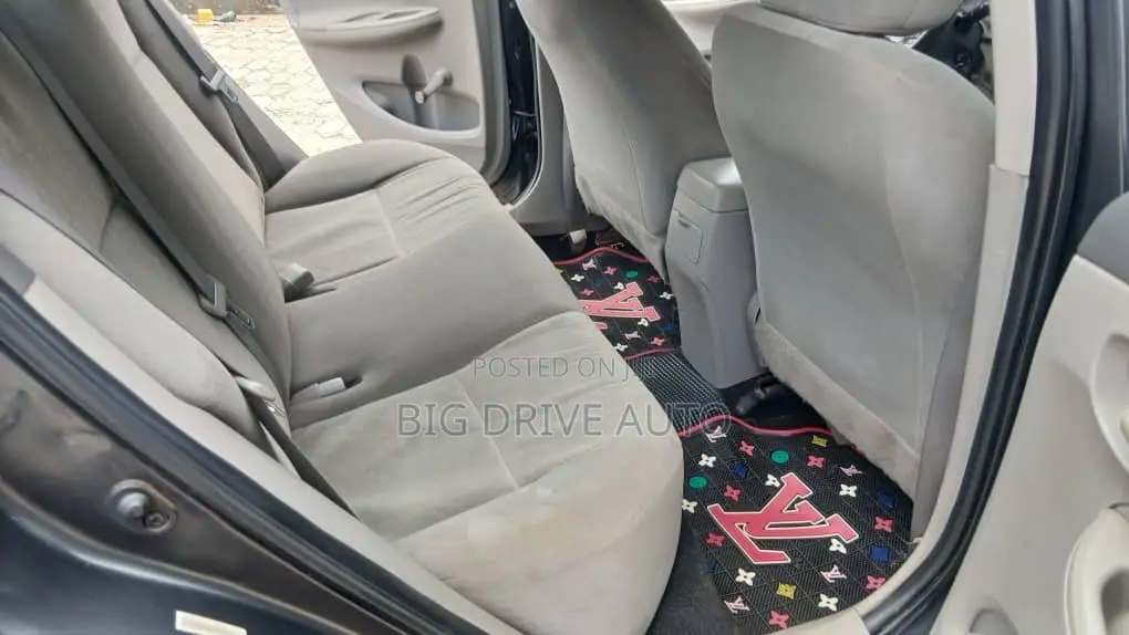 Toyota Corolla 2009 Gray