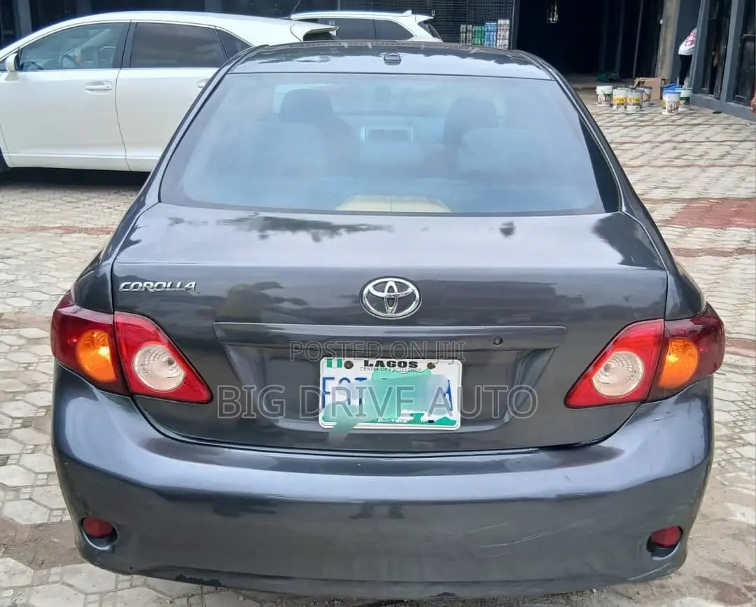 Toyota Corolla 2009 Gray