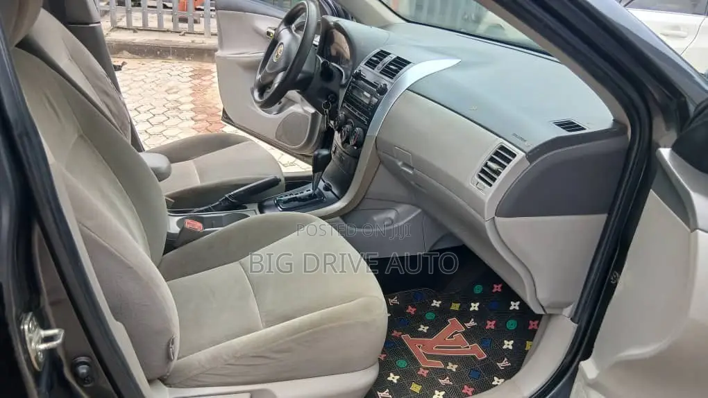 Toyota Corolla 2009 Gray