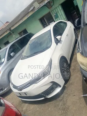 Toyota Corolla 2018 White