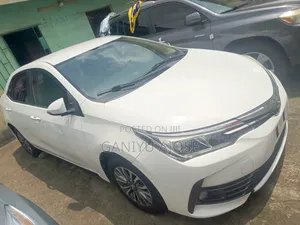 Toyota Corolla 2018 White